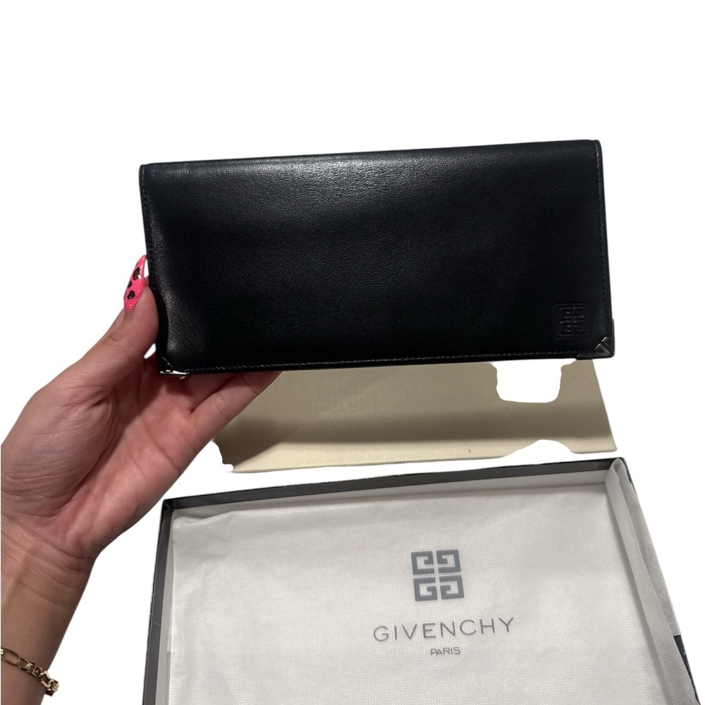 Givenchy Elegant Black Leather Wallet 🖤